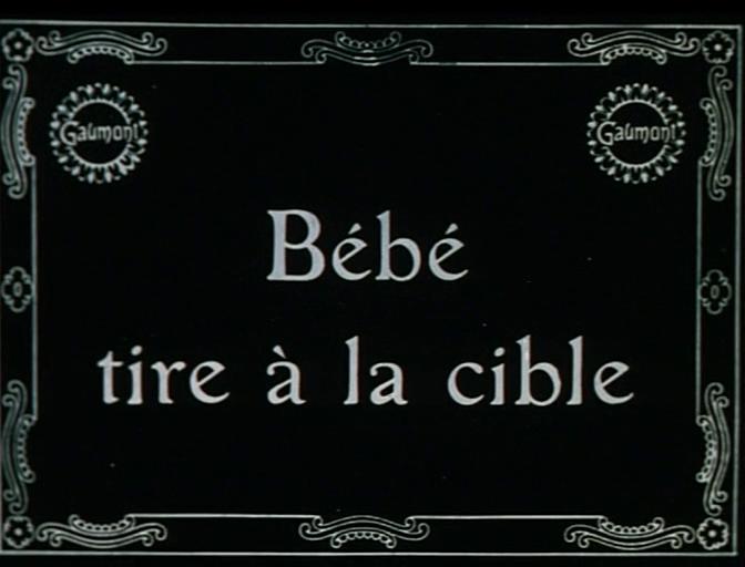 Bébé tire à la cible (C)